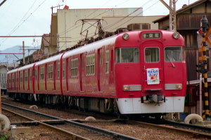 マークを取り付けた6600系