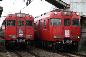 せとでん開業108年記念板(現代版)との並び