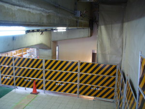 駅舎の外壁も出来てきた