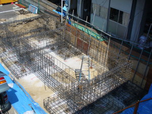階段下の土台工事