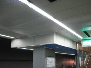 ホームの天井工事