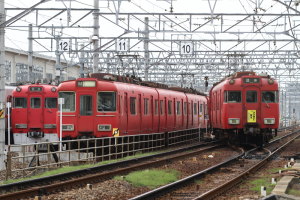 再び検車区を出庫