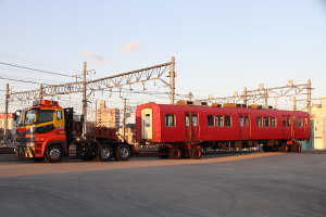 検車区正門付近で