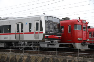 検車区4番線に留置中の4010F