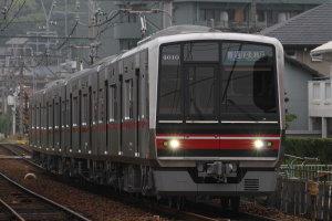 営業初列車