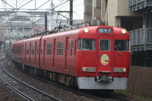 引退装飾が取り付けられた6600系