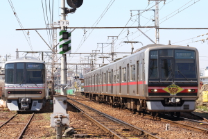 喜多山駅で3306Fと並ぶ