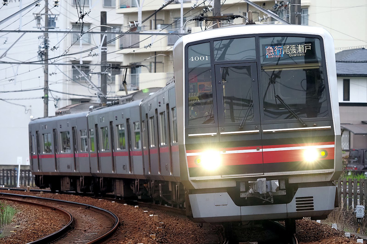 �S���̓��̌n�����f�o���ꂽ4001F